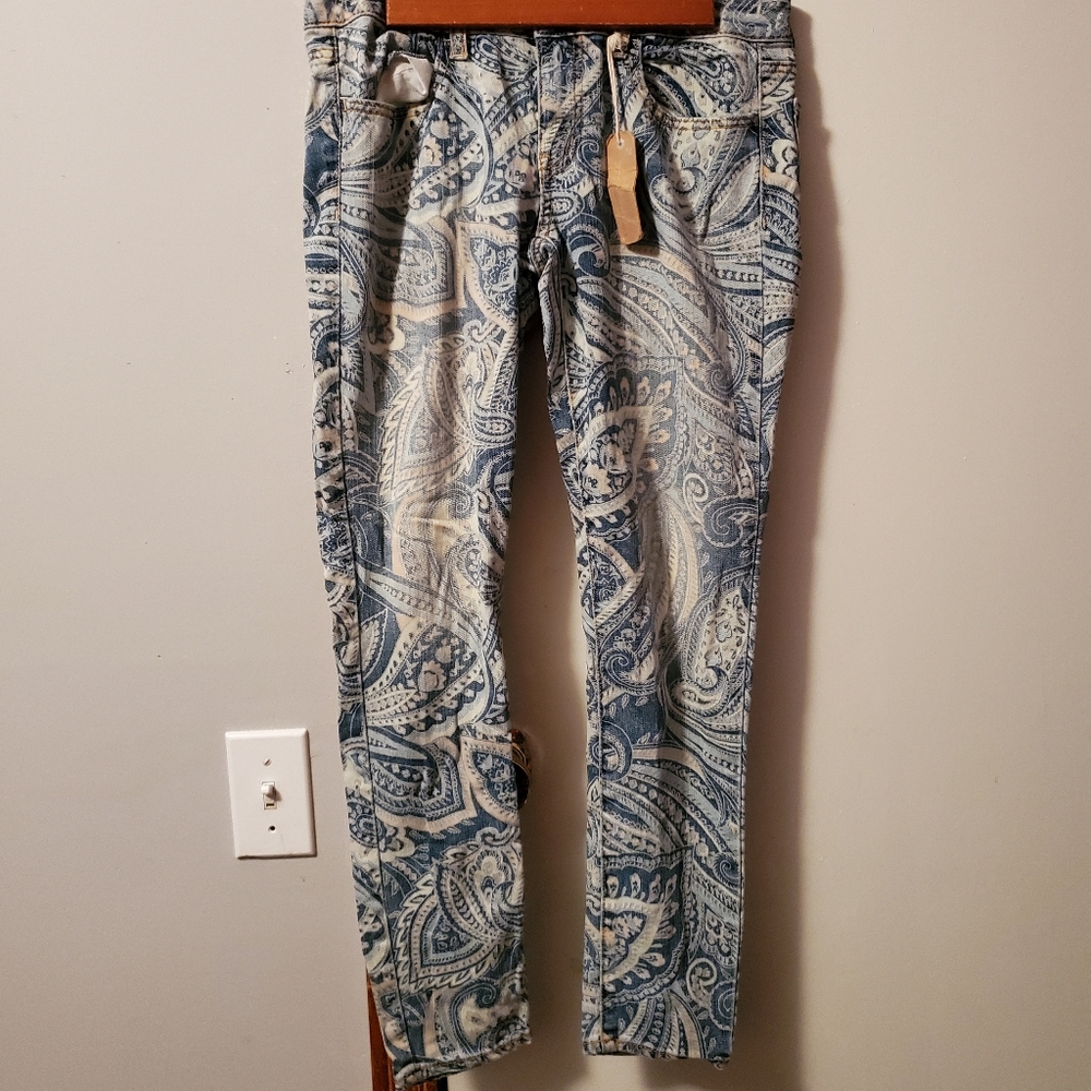 LIMITED EDITION! American Eagle Women's Super Stretch Jeggings (Size 6)